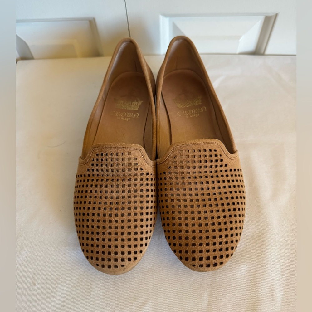 CROWN VINTAGE Camel Suede Perforated Flats 6.5